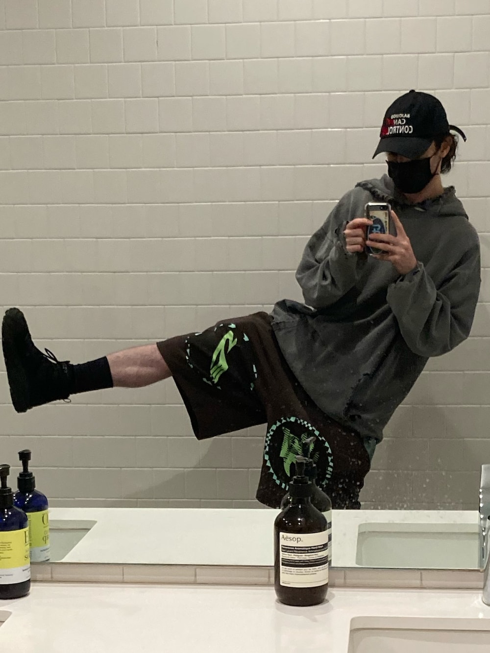 「99%IS-のアイテム（キャップ、ブラック系）」を使った、chrisさん（メンズ・181cm）の春コーディネートの1枚目の写真