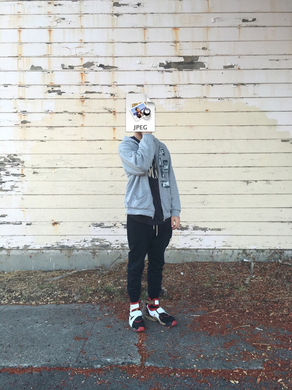 「NIKEのアイテム（スニーカー、その他）」を使った、chrisさん（メンズ・170cm）の秋コーディネートの1枚目の写真