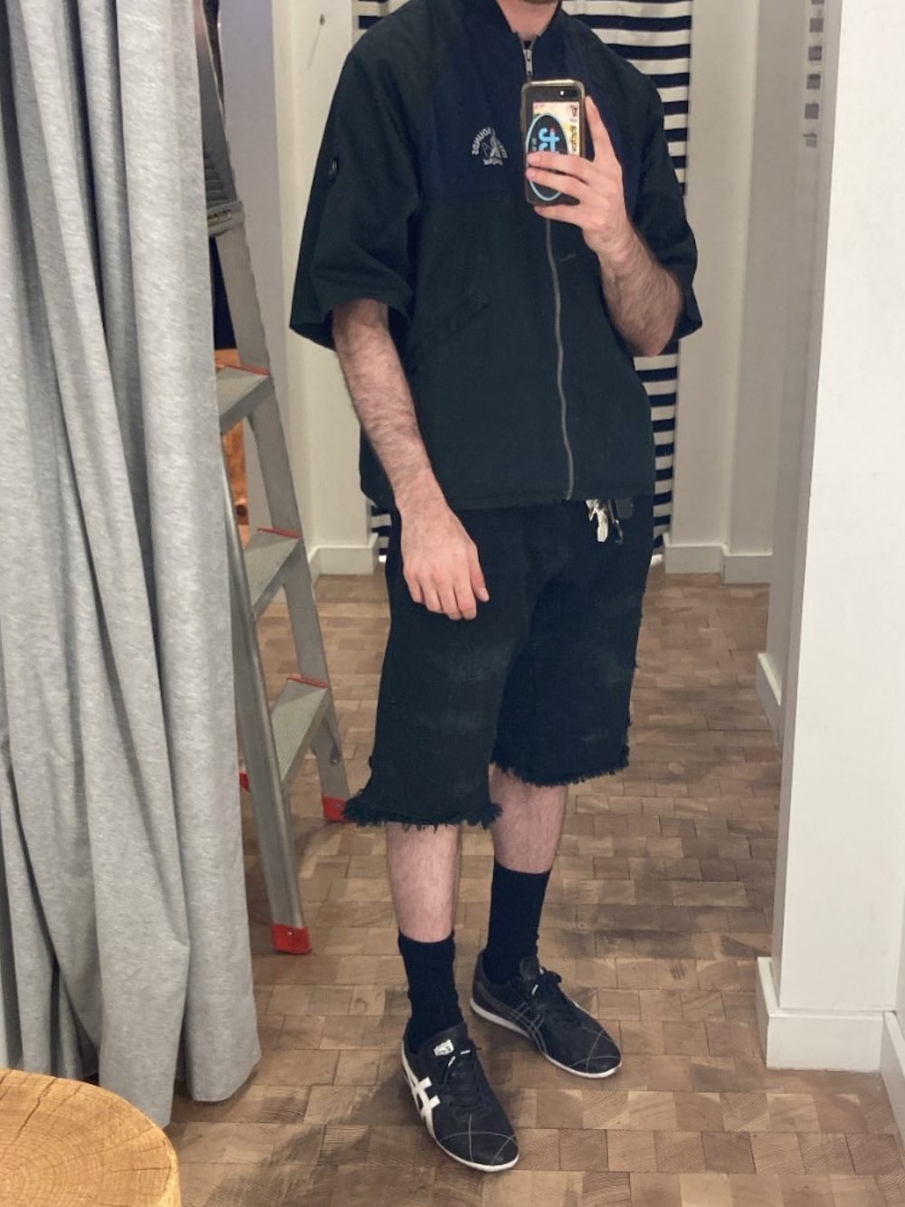 「HYSTERIC GLAMOURのアイテム（ブルゾン、ブラック系）」を使った、chrisさん（メンズ・170cm）の夏コーディネートの1枚目の写真