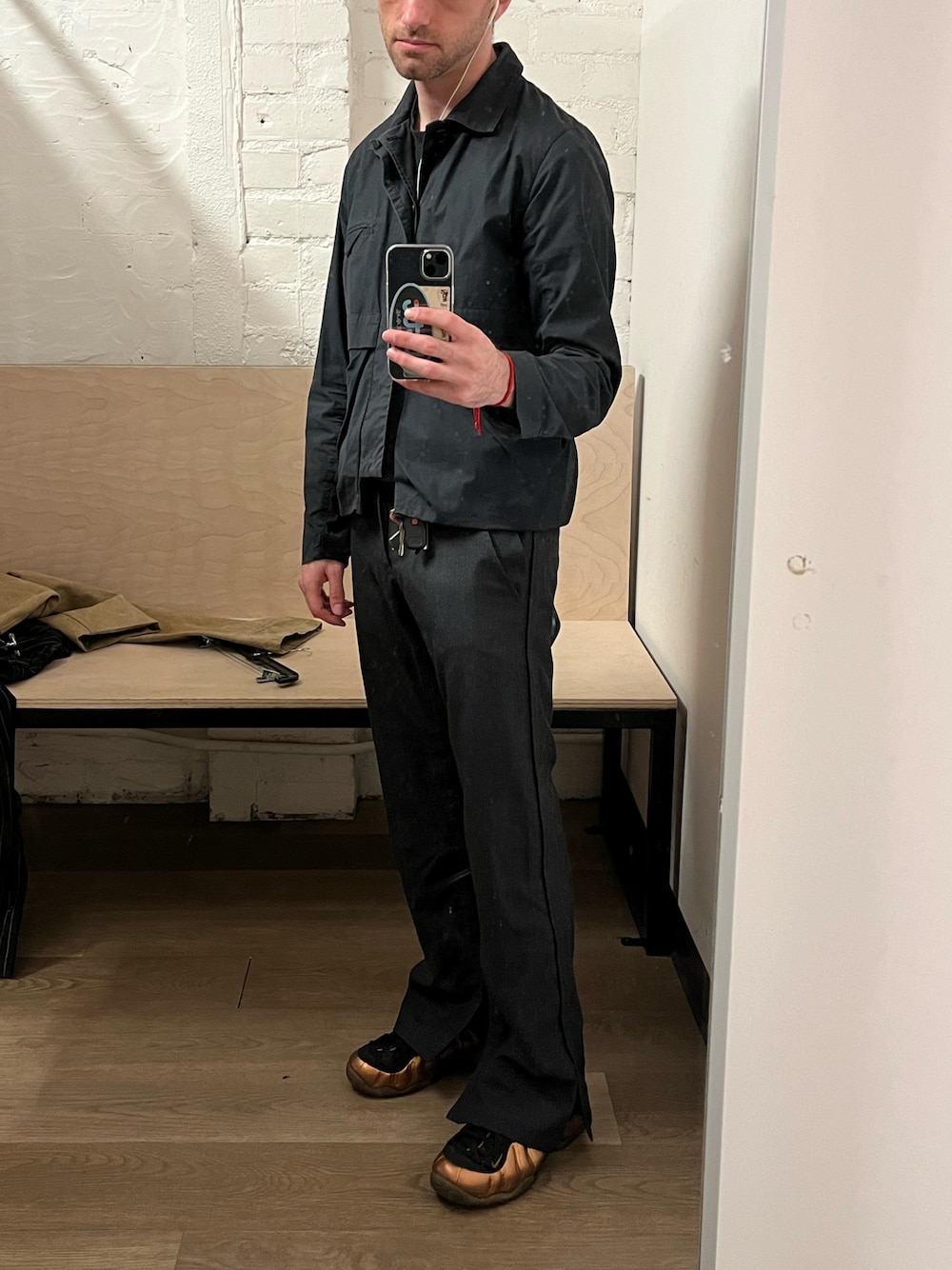 「NIKEのアイテム（スニーカー、その他）」を使った、chrisさん（メンズ・173cm）の冬コーディネートの1枚目の写真