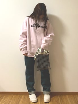 「アイテム（デジタル腕時計、ピンク系）」を使った、monoさん（レディース・156cm）の冬コーディネート