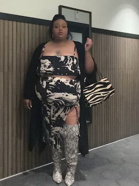 「MARC JACOBS（マークジェイコブス）のアイテム（バッグ）」を使った、Imani Alicia Smithさん（レディース・175cm）の春コーディネート