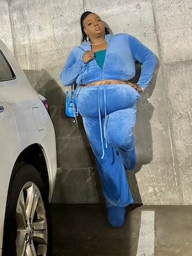 「アイテム（スーツパンツ）」を使った、Imani Alicia Smithさん（レディース・175cm）の秋コーディネート