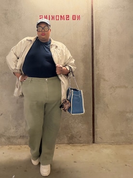 「OLD NAVY（オールドネイビー）のアイテム」を使った、Imani Alicia Smithさん（レディース・175cm）の春コーディネート