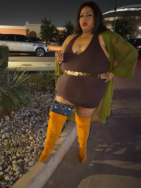 「MARC JACOBS（マークジェイコブス）のアイテム」を使った、Imani Alicia Smithさん（レディース・175cm）の冬コーディネート