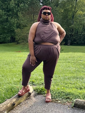 「GUCCI（グッチ）のアイテム」を使った、Imani Alicia Smithさん（レディース・175cm）の夏コーディネート