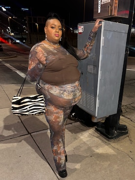 「MARC JACOBS（マークジェイコブス）のアイテム」を使った、Imani Alicia Smithさん（レディース・175cm）の冬コーディネート