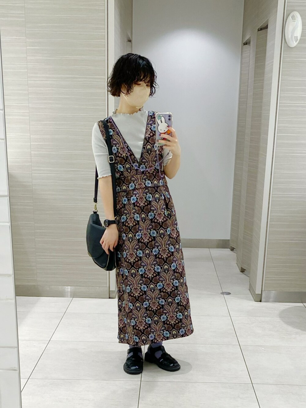 「秋コーデ、おしゃれさんと繋がりたい、総柄、総柄ワンピース、柄ワンピース、古着、古着MIX、古着コーデ、古着好きな人と繋がりたい、古着女子、グルカサンダル、秋服準備はじめました、カラーソックス」｜「古着のアイテム（ワンピース/ドレス、その他）」を使った、まいこはーんさん（レディース・159cm）の秋コーディネートの1枚目の写真