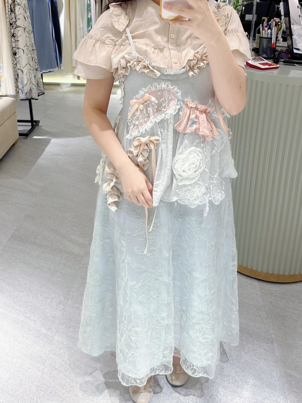 「サーキュラースカート、夏コーデ」｜「Handmadeのアイテム（キャミソール、グレー系）」を使った、andidilianさん（レディース・157cm）の夏コーディネートの1枚目の写真