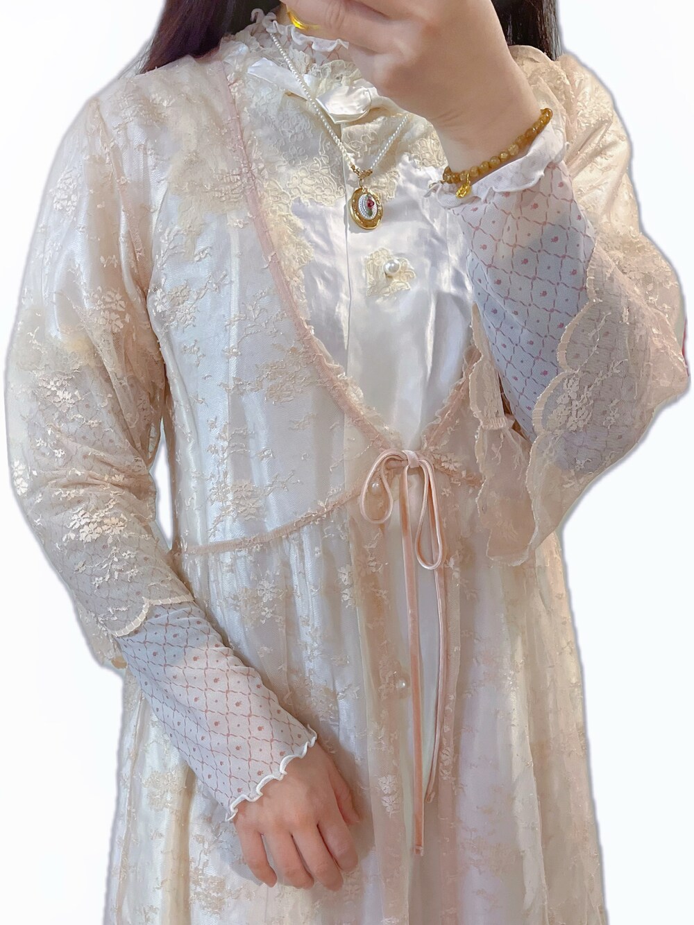 「レース、vintage、古着」｜「Ray BEAMSのアイテム（その他アウター、ピンク系）」を使った、andidilianさん（レディース・157cm）の冬コーディネートの1枚目の写真
