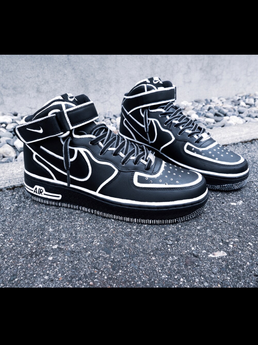 「エアフォースワン、エアフォース1、カスタムスニーカー、ストリートカジュアル、スニーカーカスタム、AIR FORCE 1、airforce1、ナイキスニーカー、フユコーデ、スニーカー好きと繋がりたい」｜「NIKEのアイテム（スニーカー、ブラック系）」を使った、OIO.designさん（メンズ・178cm）の冬コーディネートの1枚目の写真