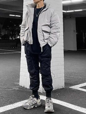 「カスタムスニーカー」｜OIO.designさん（メンズ・178cm）の春コーディネート