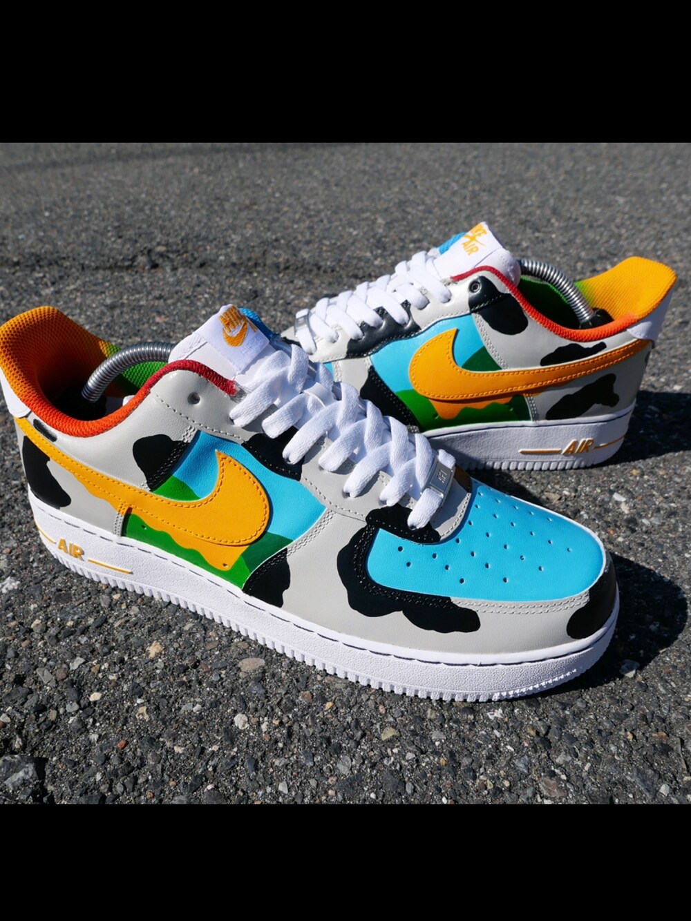 「エアフォースワン、エアフォース1、カスタムスニーカー、スニーカーカスタム、Ben&Jerry's、ストリート、ナイキスニーカー、AIR FORCE 1、airforce1、NIKE AIR FORCE」｜「NIKEのアイテム（スニーカー、ホワイト系）」を使った、OIO.designさん（メンズ・178cm）の冬コーディネートの1枚目の写真