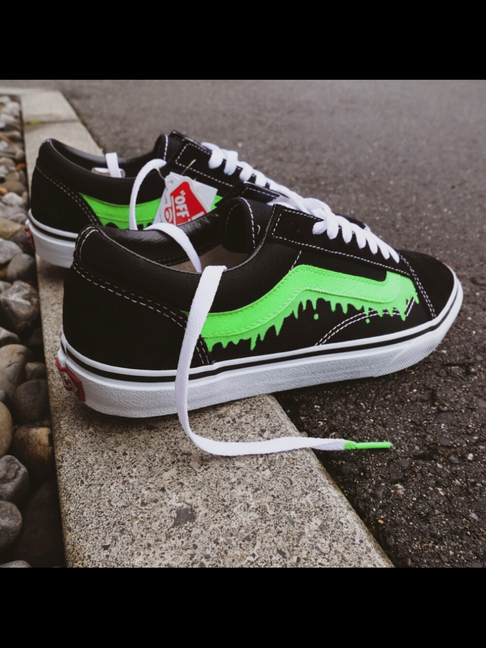 「VANSのスニーカー、VANS OLDSKOOL、VANS、スケータースタイル、スケーター、スケボー、カスタムスニーカー、スニーカーカスタム、バンズ、男の子コーデ」｜「VANSのアイテム（スニーカー、ブラック系）」を使った、OIO.designさん（メンズ・178cm）の冬コーディネートの1枚目の写真