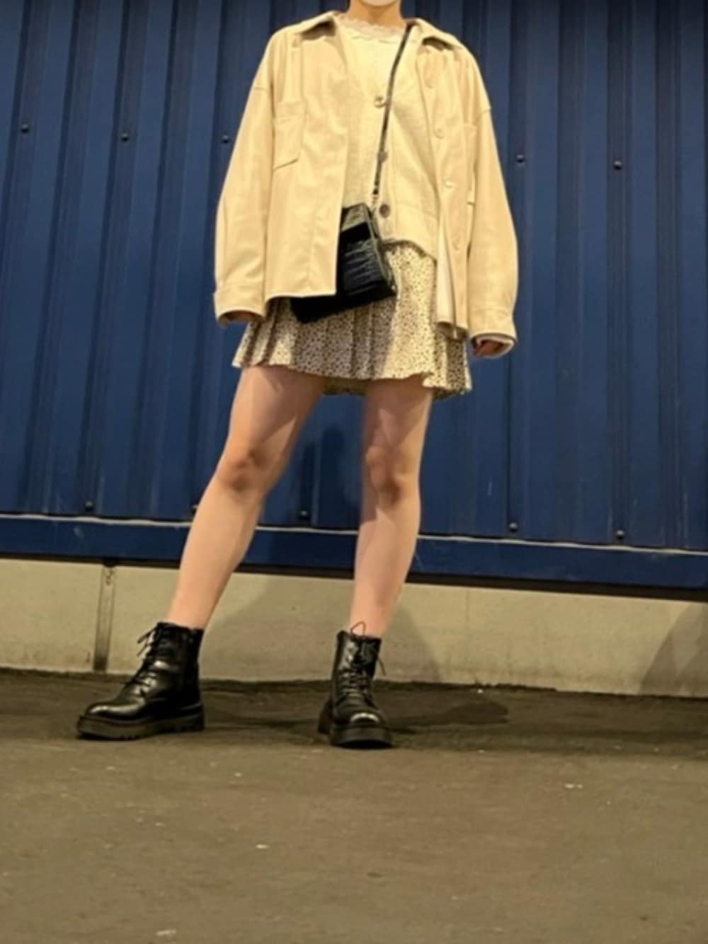 「プチプラ、Avail、GU、GRL、スプレイ(SpRay)、ミニスカート×ブーツ、レザー、白、ダルメシアン柄、しまむら」｜「GUのアイテム（ニット/セーター、ホワイト系）」を使った、m.codeさん（レディース・158cm）の春コーディネートの1枚目の写真