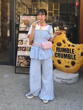 「CIAOPANIC TYPY（チャオパニックティピー）の【HELLO.SANFRANCISCO】ラインストーンプリントリンガーTEE（Tシャツ/カットソー、ホワイト系）」を使った、momoさん（レディース・160cm）の春コーディネート