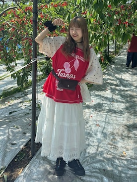 「HELLO.SANFRANCISCO（ハローサンフランシスコ）の【HELLO.SANFRANCISCO】ワッフルラグランドット半袖TEE（Tシャツ/カットソー、レッド系）」を使った、momoさん（レディース・160cm）の夏コーディネート