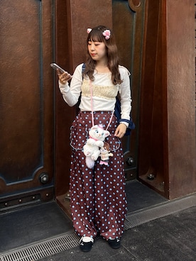 「CIAOPANIC TYPY（チャオパニックティピー）の【HELLO.SANFRANCISCO】ドット柄フリルポケットボリュームパンツ（その他パンツ、ブラウン系）」を使った、momoさん（レディース・160cm）の春コーディネート