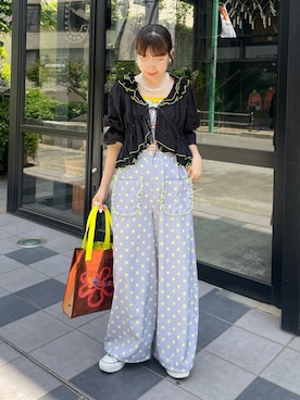 「CIAOPANIC TYPY（チャオパニックティピー）の【HELLO.SANFRANCISCO】ドット柄フリルポケットボリュームパンツ（その他パンツ、グレー系）」を使った、momoさん（レディース・160cm）の春コーディネート