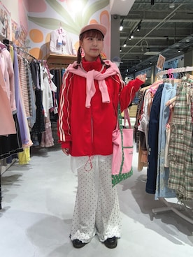 「アイテム（ブルゾン、レッド系）」を使った、momoさん（レディース・160cm）の秋コーディネート