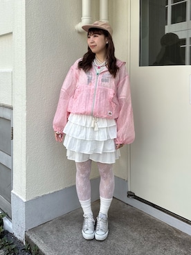 「HELLO.SANFRANCISCO（ハローサンフランシスコ）の【HELLO.SANFRANCISCO/ハローサンフランシスコ】ドット柄フリルシアーパーカー（パーカー、ピンク系）」を使った、momoさん（レディース・160cm）の春コーディネート