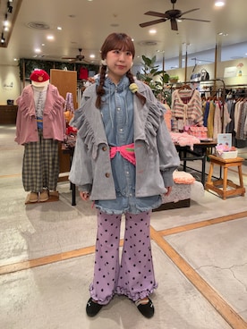 「HELLO.SANFRANCISCO（ハローサンフランシスコ）の【HELLO.SANFRANCISCO】デニムフーディフリルブラウス（シャツ/ブラウス、ブルー系）」を使った、momoさん（レディース・160cm）の秋コーディネート