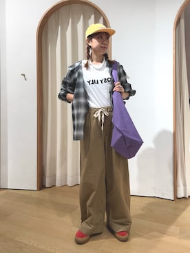 「アイテム（トートバッグ、パープル系）」を使った、momoさん（レディース・160cm）の秋コーディネート