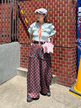 「CIAOPANIC TYPY（チャオパニックティピー）の【HELLO.SANFRANCISCO】ドット柄フリルポケットボリュームパンツ（その他パンツ、ブラウン系）」を使った、momoさん（レディース・160cm）の春コーディネート