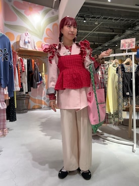 「アイテム（タンクトップ、レッド系）」を使った、momoさん（レディース・160cm）の秋コーディネート