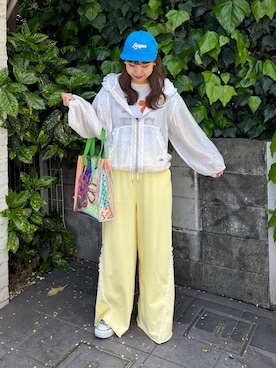 「HELLO.SANFRANCISCO（ハローサンフランシスコ）の【HELLO.SANFRANCISCO/ハローサンフランシスコ】ドット柄フリルシアーパーカー（パーカー、ホワイト系）」を使った、momoさん（レディース・160cm）の春コーディネート