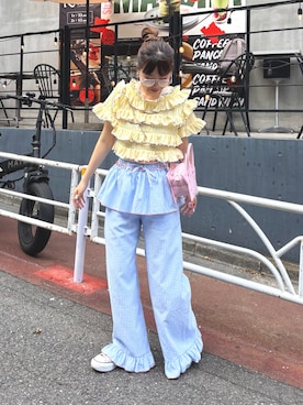 「CIAOPANIC TYPY（チャオパニックティピー）の【HELLO.SANFRANCISCO】レイヤードスカート付フリルパンツ（その他パンツ、ブルー系）」を使った、momoさん（レディース・160cm）の春コーディネート