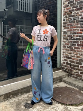 「HELLO.SANFRANCISCO（ハローサンフランシスコ）の【HELLO.SANFRANCISCO/ハローサンフランシスコ】ワッフルプリントTEE（Tシャツ/カットソー、ピンク系）」を使った、momoさん（レディース・160cm）の春コーディネート