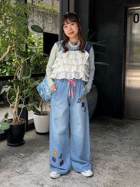 「HELLO.SANFRANCISCO（ハローサンフランシスコ）の【HELLO.SANFRANCISCO/ハローサンフランシスコ】ワッペン付ワイドデニム（デニムパンツ、ブルー系）」を使った、momoさん（レディース・160cm）の春コーディネート