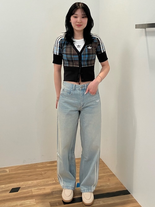adidas（アディダス）の「ボタン付きVネック チェック シャツ