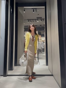 「ARMANI EXCHANGE（アルマーニエクスチェンジ）の【A|X アルマーニ エクスチェンジ】クルーネックニットカーディガン（カーディガン/ボレロ、イエロー系）」を使った、Hana.coさん（レディース・158cm）の春コーディネート