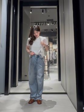 「ARMANI EXCHANGE（アルマーニエクスチェンジ）の【A|X アルマーニ エクスチェンジ】エンブロイダリーロゴ 半袖クルーネックTシャツ/REGULAR BOXY（Tシャツ/カットソー、ホワイト系）」を使った、Hana.coさん（レディース・158cm）の春コーディネート