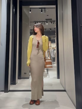 「ARMANI EXCHANGE（アルマーニエクスチェンジ）の【A|X アルマーニ エクスチェンジ】Vネックニットワンピース（ワンピース、ベージュ系）」を使った、Hana.coさん（レディース・158cm）の春コーディネート