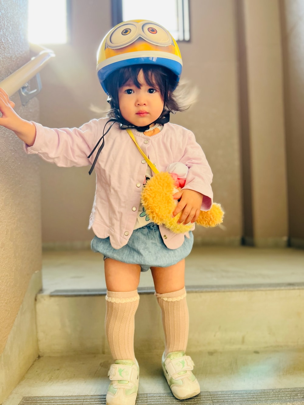 「夏コーデ、楽チンコーデ、春夏コーデ、ショルダーバッグ、プチプラ、ピンク、デニムパンツ、ZARA、1歳、女の子、おんなのこ、ショートパンツ」｜「petit mainのレースチュニック×ブルマセット（アンサンブル、ピンク系）」を使った、あーたん＆あんちゃん さん（キッズ・80cm）の夏コーディネートの1枚目の写真