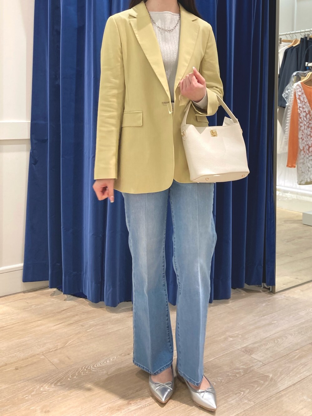 「春コーデ、パステルカラー、ジャケット、ジャケットスタイル、デニム、デニムパンツ、きれいめカジュアル、カジュアル、キレイめ、パンツスタイル、春、お仕事コーデ、春カラー、NOLLEY'S、デニムコーデ」｜「Rie Millerのセンタープレスハイウエストデニム（デニムパンツ、ブルー系）」を使った、ayanさん（レディース・160cm）の春コーディネートの1枚目の写真