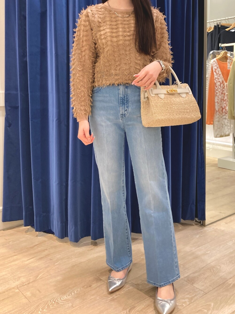 「春コーデ、春服みてみて、春、春服コーデ、ショート丈トップス、デニム、デニムコーデ、デニムパンツ、カジュアルコーデ、カジュアル、カゴトート、オトナカジュアル、シンプルコーデ、バレエシューズ、NOLLEY'S」｜「Rie Millerのセンタープレスハイウエストデニム（デニムパンツ、ブルー系）」を使った、ayanさん（レディース・160cm）の春コーディネートの1枚目の写真