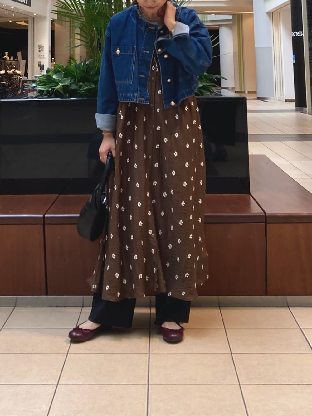 「秋服準備はじめました、ワンピース、ブラウン、休日コーデ、秋、オトナカジュアル、ママファッション、デニム、ブルゾン、刺繍、ワイドパンツ」｜「fredy emueのシアー楊柳刺繍前開きワンピース（ぺチOP付き）（ワンピース、ブラウン系）」を使った、ishiさん（レディース・154cm）の夏コーディネートの1枚目の写真