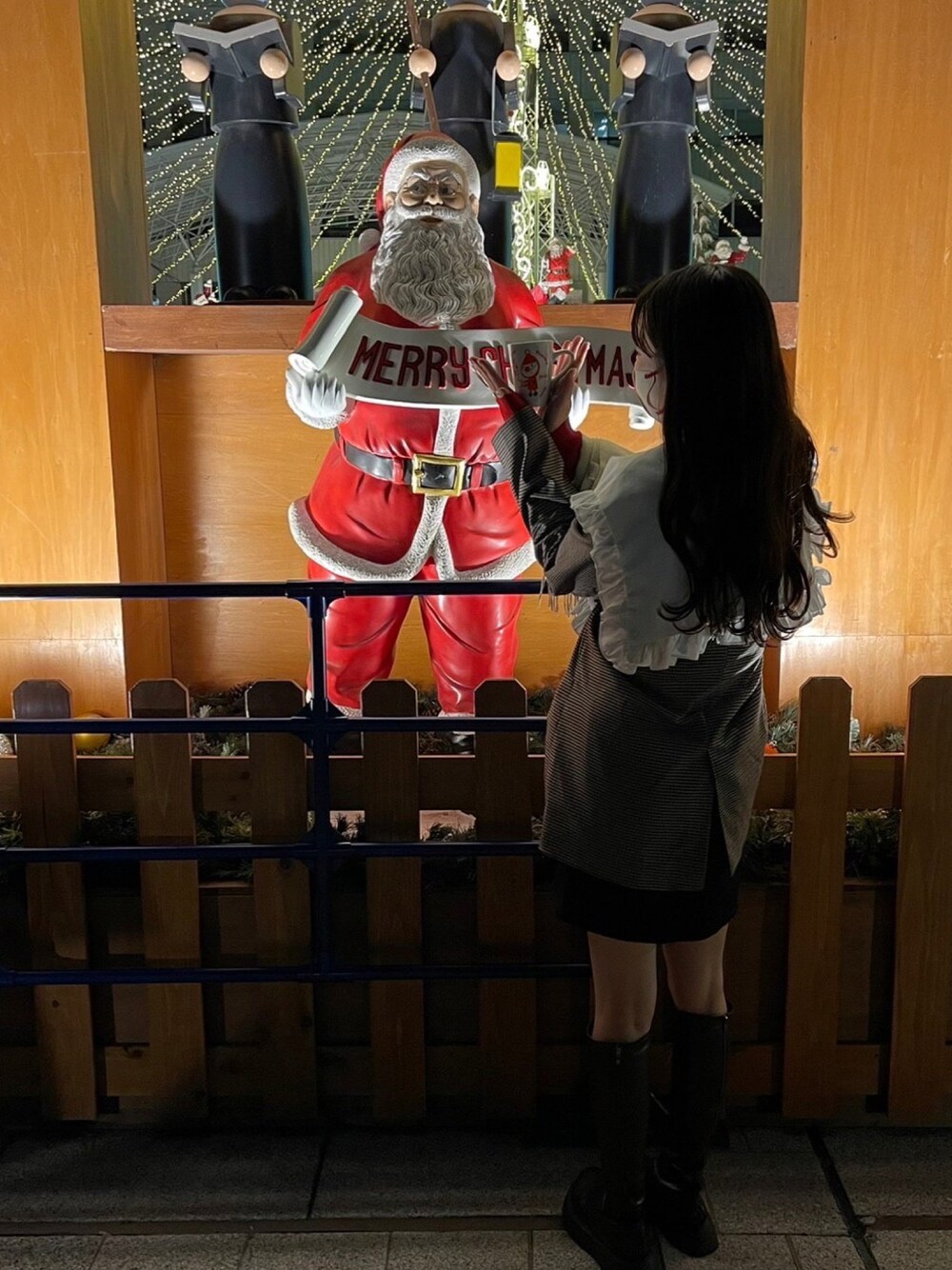 「未来のWEARISTAプロジェクト、クリスマスに着たい服、クリスマス、クリスマスコーデ、デートコーデ、カラーコーデ、ロングブーツ、ナイスクラップ、nice claup、ミイノシフク」｜「one after another NICE CLAUPの【襟が取り外せてベストにもなる】ビッグカラーマルチWAYジャケット（テーラードジャケット、ブラウン系）」を使った、みいさん（レディース・157cm）の冬コーディネートの1枚目の写真