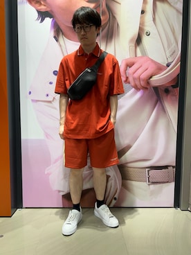 「ARMANI EXCHANGE（アルマーニエクスチェンジ）の【A|X アルマーニ エクスチェンジ】AXロゴ ボディバッグ/ウエストバッグ（ボディバッグ/ウエストポーチ、ブラック系）」を使った、いおりんさん（メンズ・166cm）の夏コーディネート