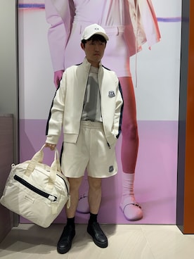 「ARMANI EXCHANGE（アルマーニエクスチェンジ）の【A|Xアルマーニ エクスチェンジ】A|Xロゴ　パネルキャップ（キャップ、ホワイト系）」を使った、いおりんさん（メンズ・166cm）の夏コーディネート