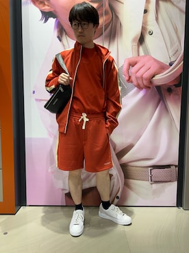 「ARMANI EXCHANGE（アルマーニエクスチェンジ）の【A|X アルマーニ エクスチェンジ】＜オンライン限定＞AXロゴ レースアップスニーカー（スニーカー、ホワイト系）」を使った、いおりんさん（メンズ・166cm）の夏コーディネート