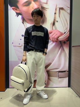 「ARMANI EXCHANGE（アルマーニエクスチェンジ）の【A|X アルマーニ エクスチェンジ】WE グラフィックロゴ 長袖クルーネックTシャツ/REGULAR+（Tシャツ/カットソー、ブルー系）」を使った、いおりんさん（メンズ・166cm）の春コーディネート