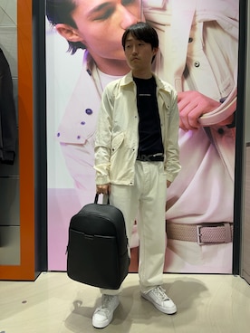 「ARMANI EXCHANGE（アルマーニエクスチェンジ）の【A|X アルマーニ エクスチェンジ】WE AXロゴ ナイロン シャツジャケット（ナイロンジャケット、ホワイト系）」を使った、いおりんさん（メンズ・166cm）の春コーディネート