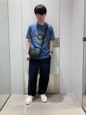 「ARMANI EXCHANGE（アルマーニエクスチェンジ）の【A|X アルマーニ エクスチェンジ】CO AXロゴ レギュラーフィット 半袖クルーネックTシャツ/REGULAR（Tシャツ/カットソー、ホワイト系）」を使った、いおりんさん（メンズ・166cm）の秋コーディネート