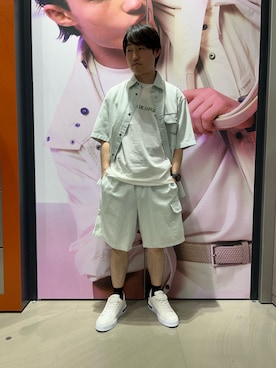 「ARMANI EXCHANGE（アルマーニエクスチェンジ）の【A|X アルマーニ エクスチェンジ】ライトブルーストライプデニム 半袖シャツ/BOXY（シャツ/ブラウス、ブルー系）」を使った、いおりんさん（メンズ・166cm）の春コーディネート