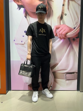 「ARMANI EXCHANGE（アルマーニエクスチェンジ）の【A|X アルマーニ エクスチェンジ】BOXロゴバックル アニマル柄ミニハンドバッグ（ハンドバッグ、ブラック系）」を使った、いおりんさん（メンズ・166cm）の夏コーディネート